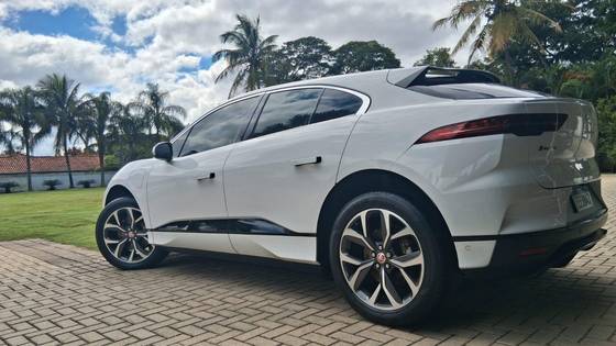 JAGUAR I-PACE 90 KW EV400 SE AWD ELÉTRICO JAGUAR I-PACE 90 KW EV400 SE AWD ELÉTRICO